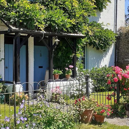 Castell Madoc Cottages Lower Chapel Exterior foto